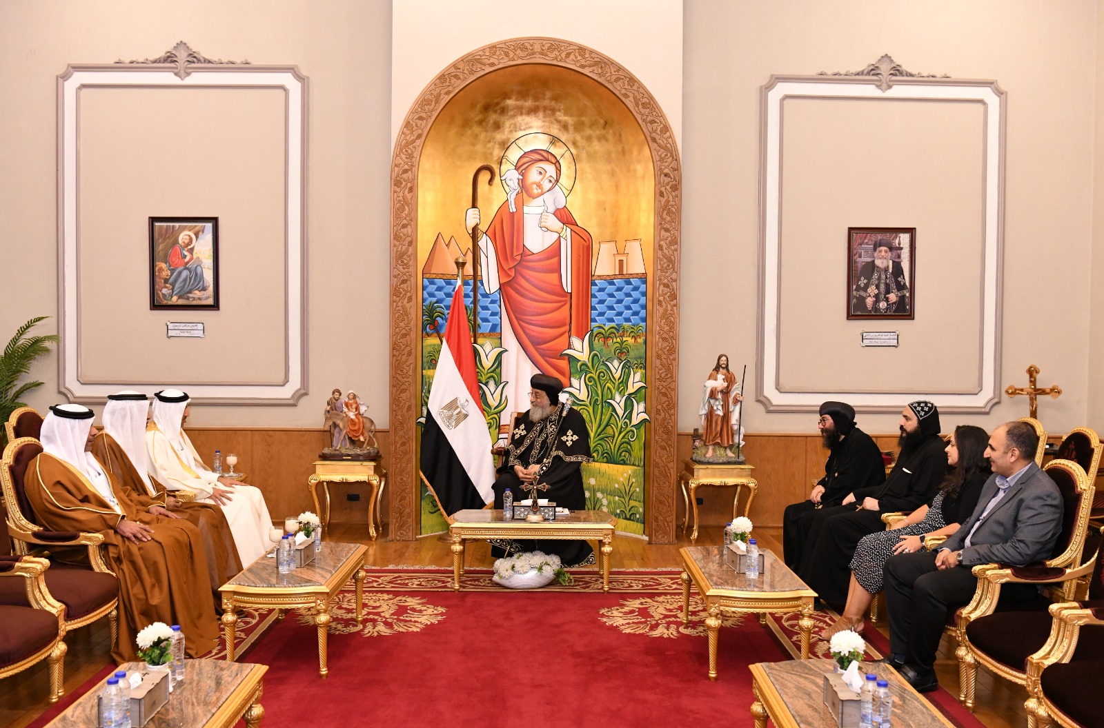 رئيس مجلس أمناء مركز الملك حمد العالمي للتعايش والتسامح يلتقي قداسة البابا تواضروس الثاني - Image 2
