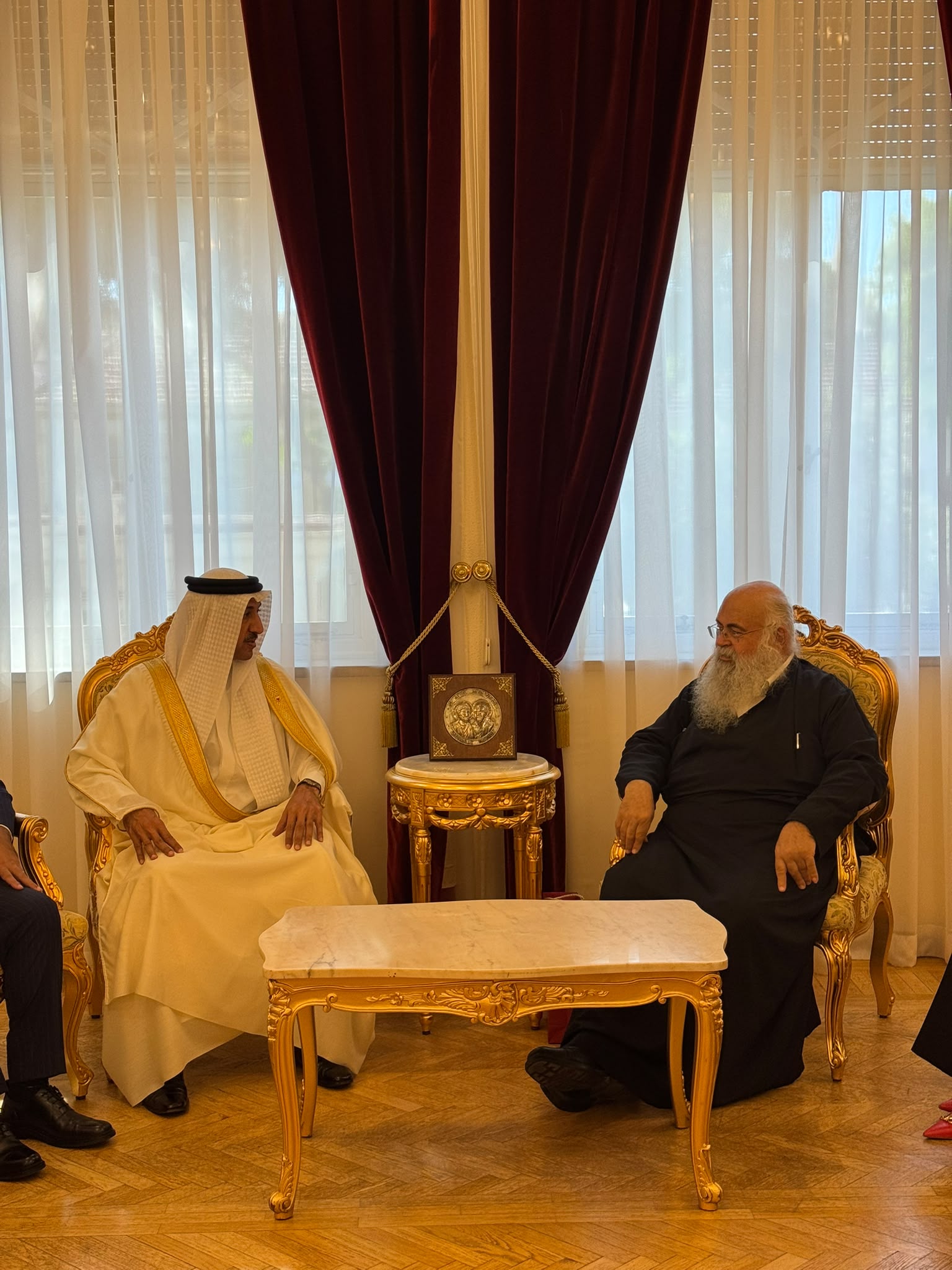 رئيس مجلس أمناء مركز الملك حمد العالمي للتعايش والتسامح يجتمع مع رئيس أساقفة نوفا يوستينيانا وسائر قبرص في نيقوسيا - Image 2
