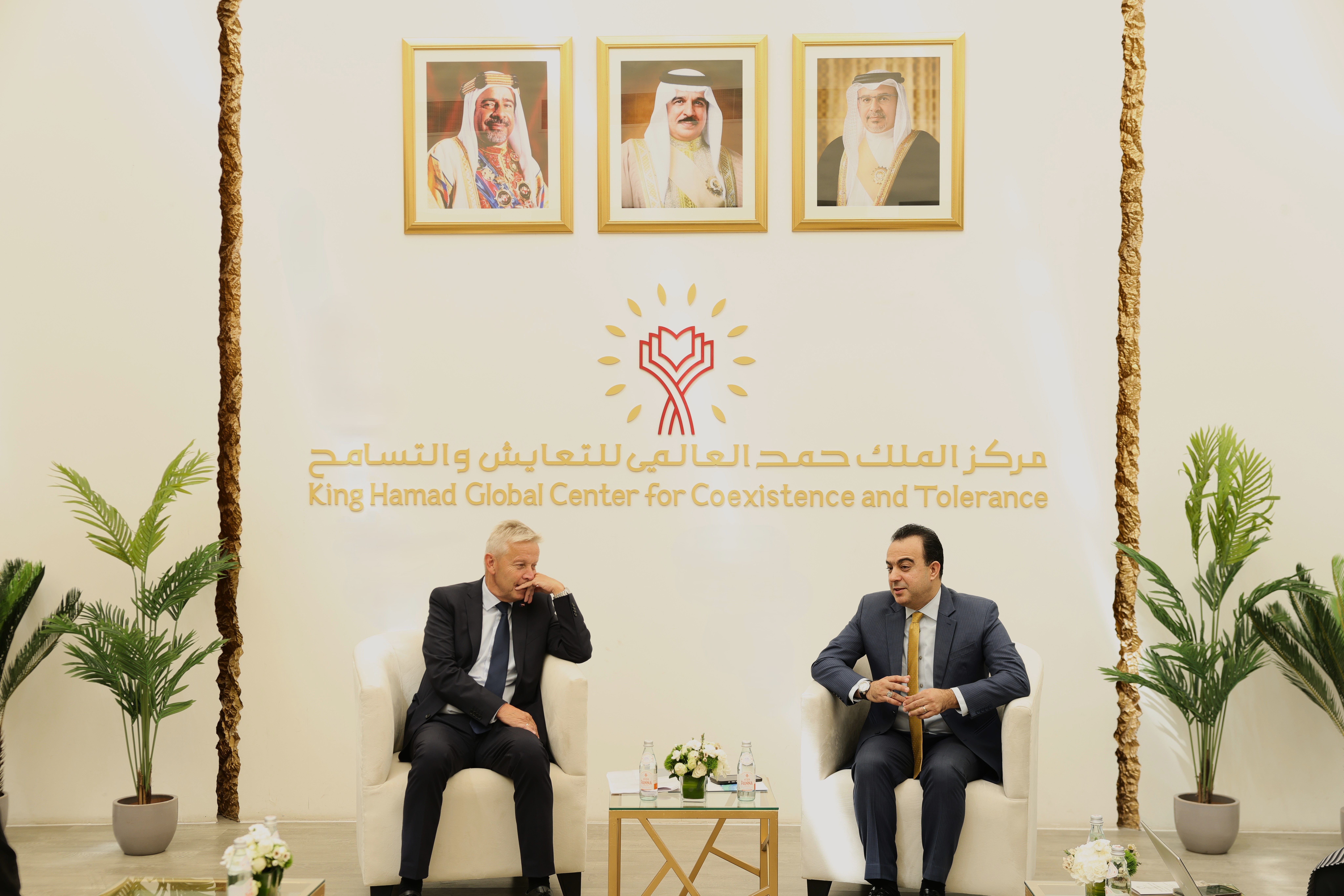 نائب رئيس مجلس أمناء مركز الملك حمد العالمي للتعايش والتسامح يستقبل وفدًا من البرلمان الأوروبي