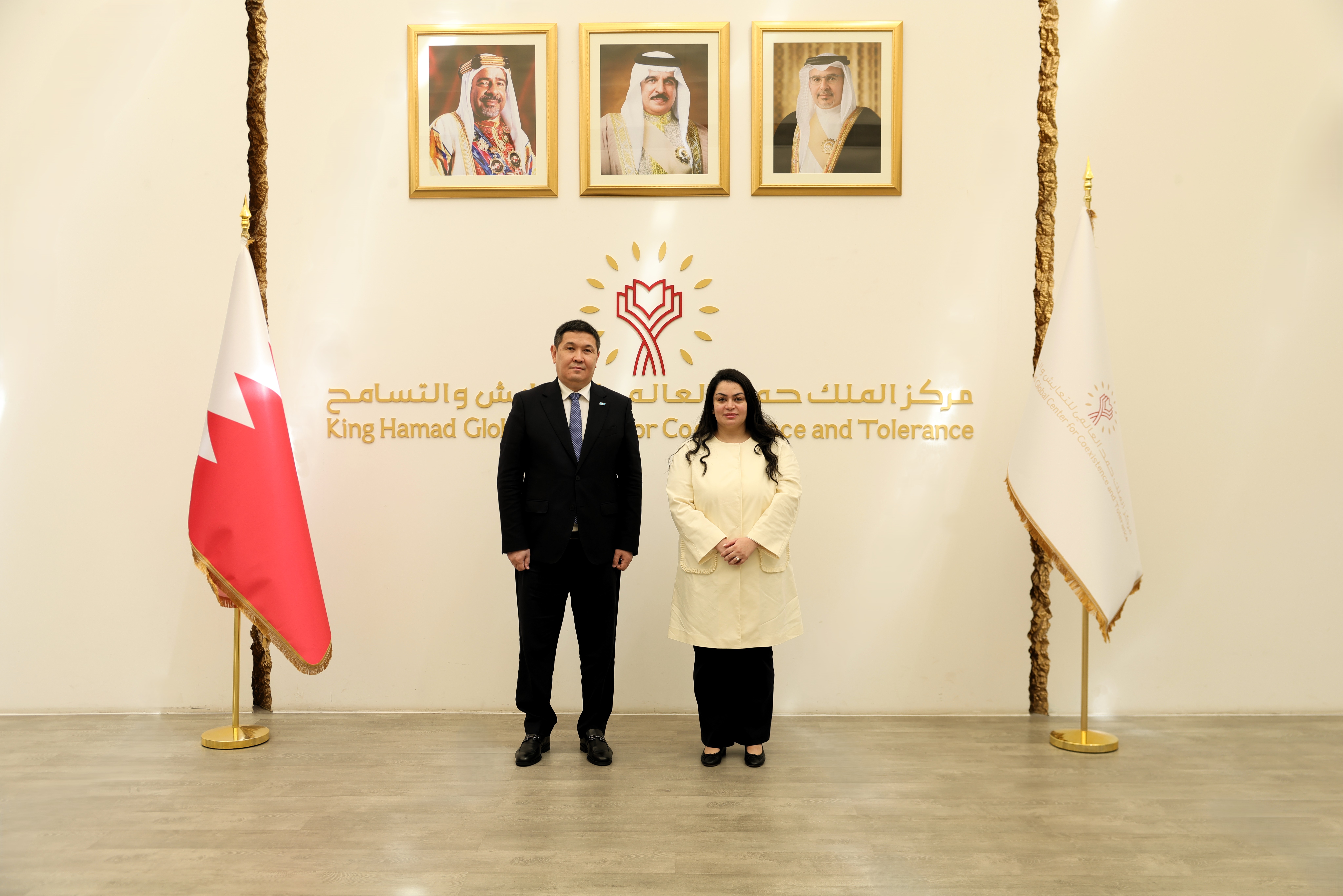 المدير التنفيذي لمركز الملك حمد العالمي للتعايش والتسامح تستقبل سفير جمهورية كازاخستان المعين لدى مملكة البحرين والمقيم في الرياض