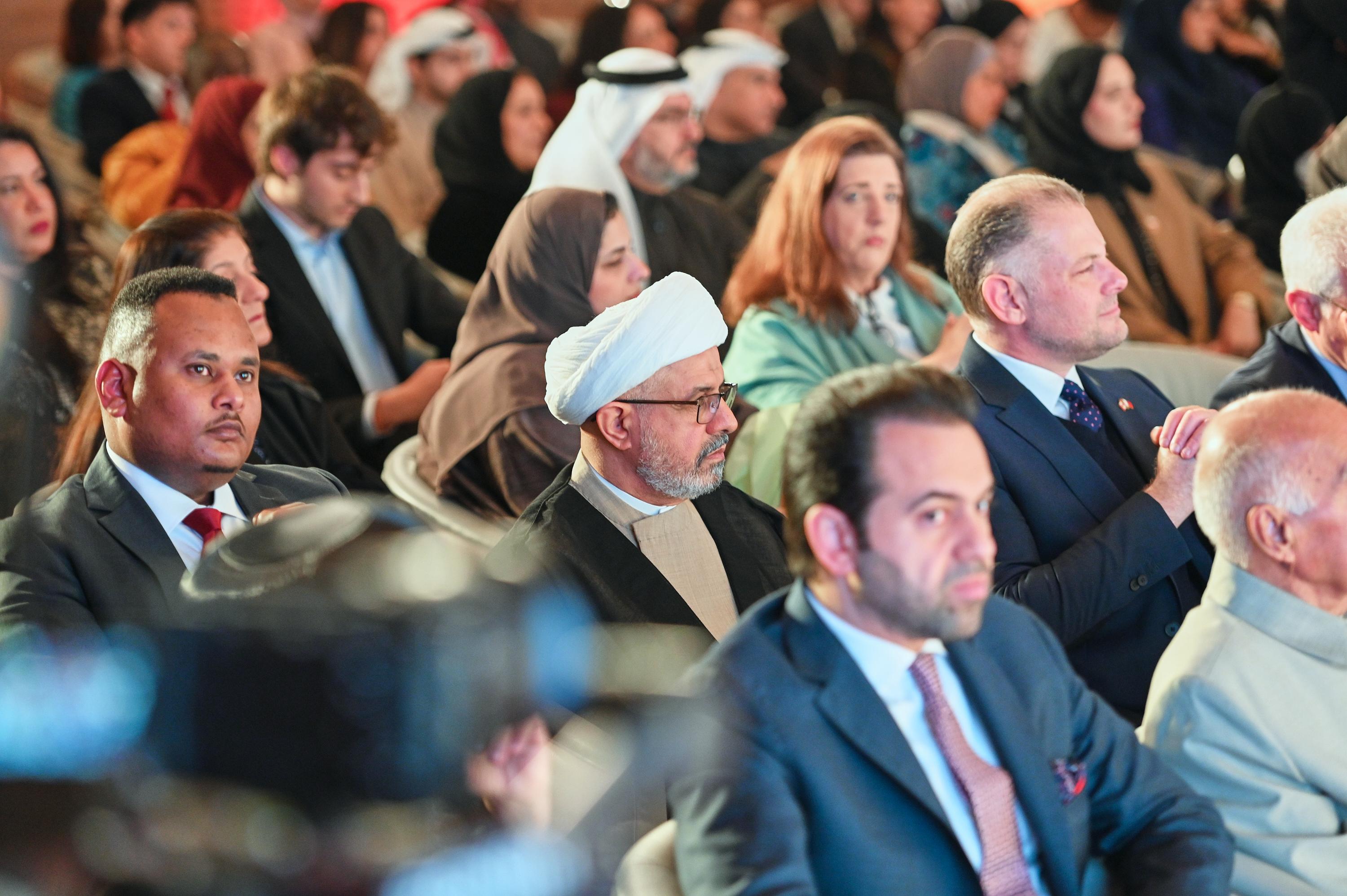 تكريم خريجي برنامج الملك حمد للريادة في التعايش ودبلوم الدراسات العليا - Image 2